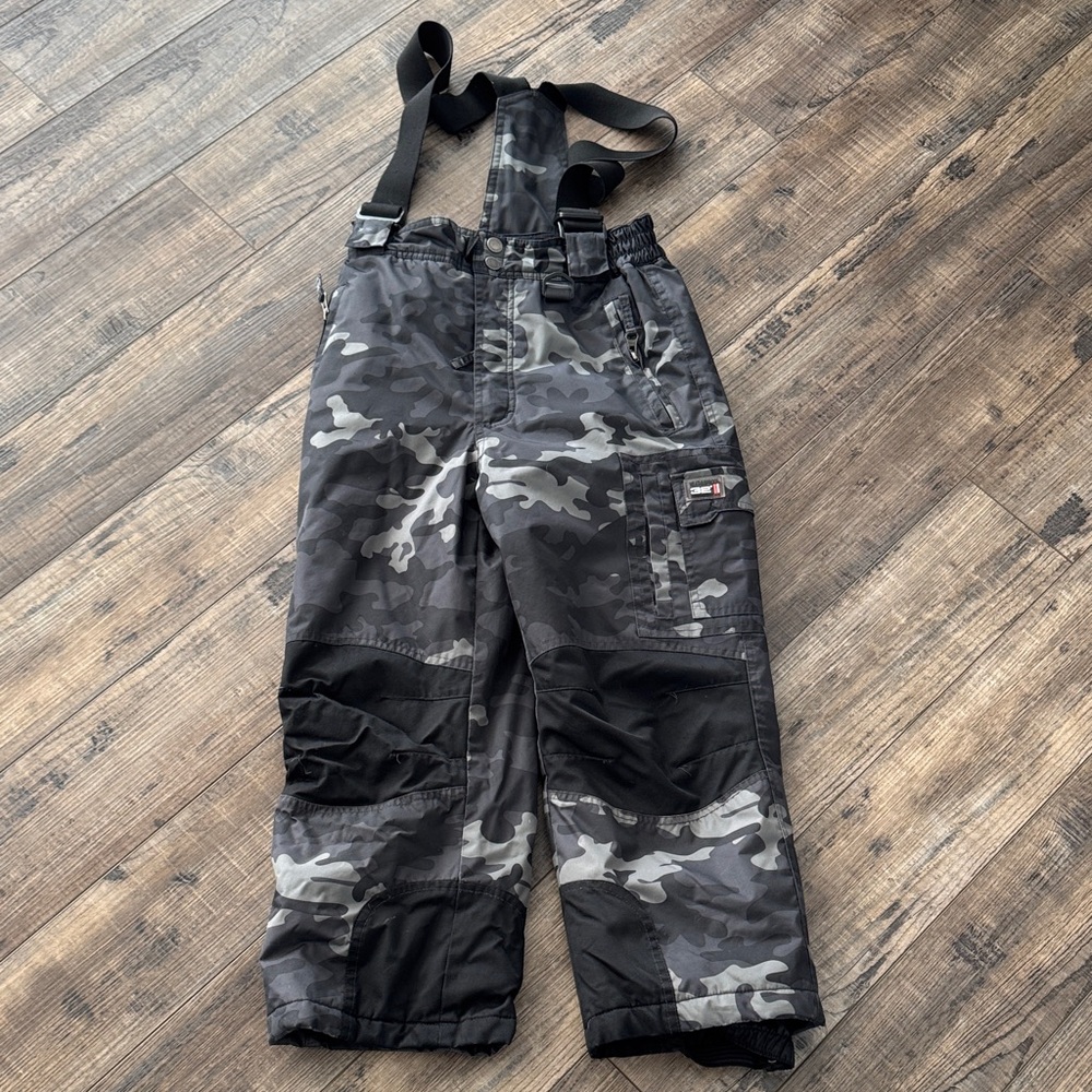 Boys Weatherproof 32 Degrees Black Camo Snow Pants Size 7-8